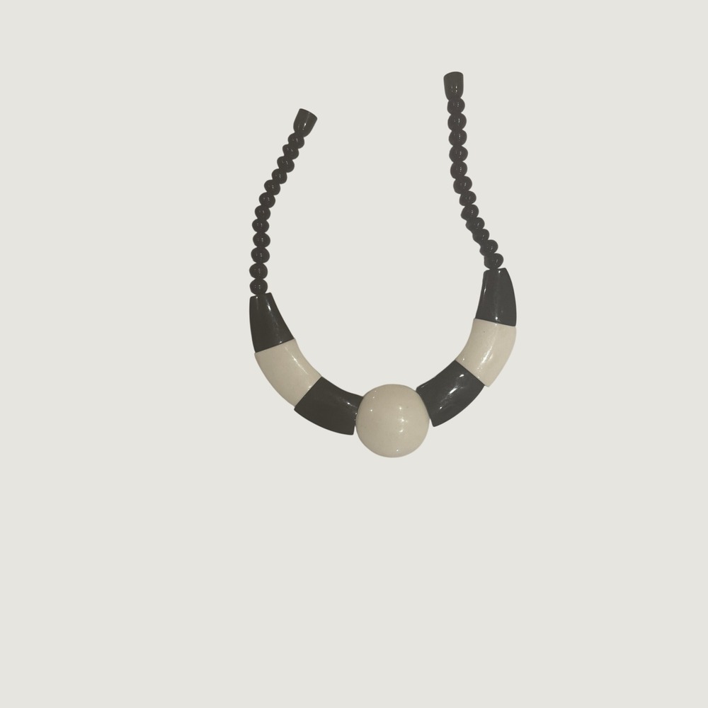 Vintage Black and White Chunky Bead Statement Necklace Mod Retro Style - Picture 2 of 6